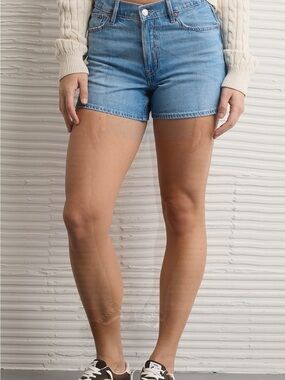 American Eagle Outfitters Relaxed Short Super-High Rise•Strigid